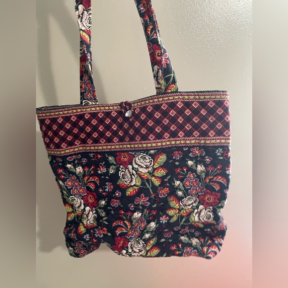Vera Bradley tote in Retired Anastasia Pattern (no button cover) - Picture 1 of 4